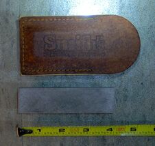 Vintage Smith&#39;s 4” Pocket Knife Pal Sharpening Stone with Leather Sheath... - $596.37 MXN