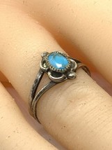 vintage sterling silver green turquoise navajo ring Size Size 5 - £39.05 GBP