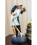 World War 2 Victory At Times Square The Kiss Navy Sailor With Nurse Statue - $95.72 CAD