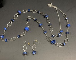 Vintage Necklace Blue and Black Beads on Silver Tone Chain Matching Earr... - $20.52 CAD