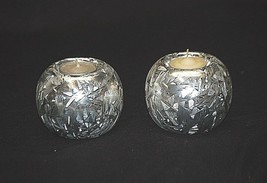 Classic Style Set of 2 Silver Ice Frosted Look Tea Light Candle Holders - $364.44 MXN