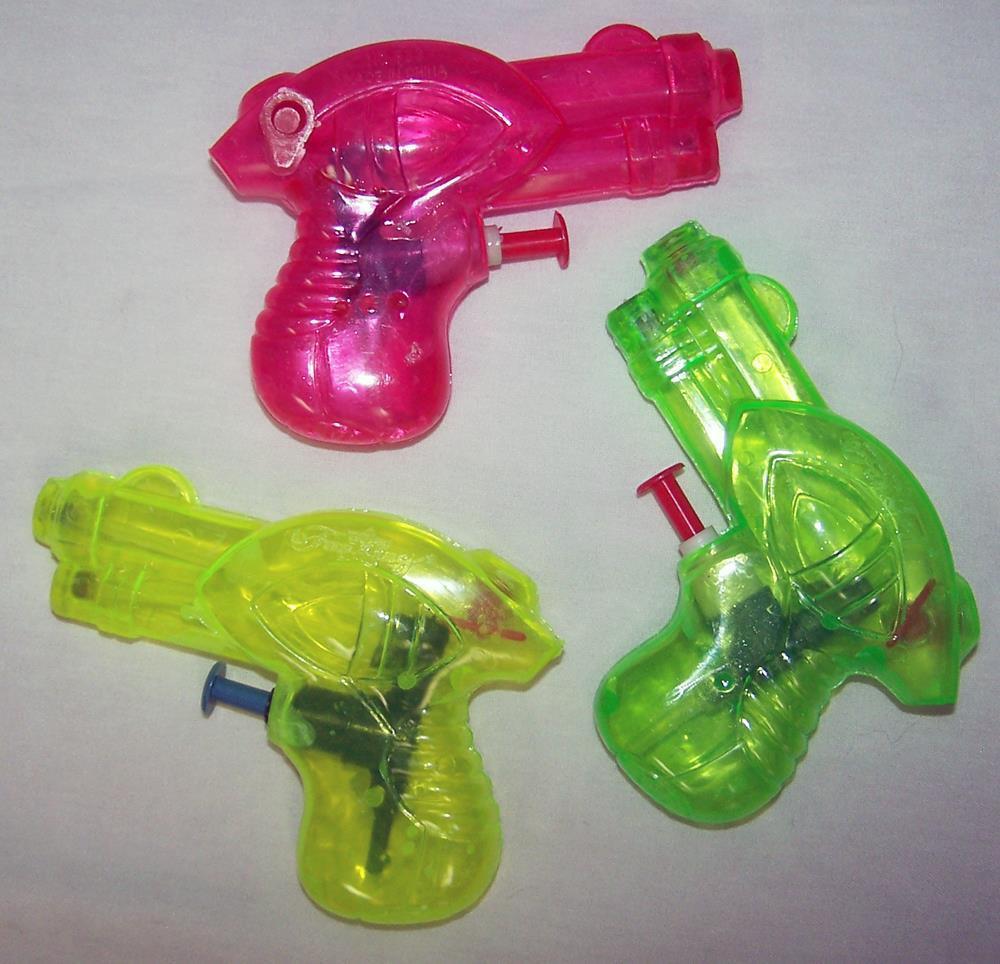 12 asst COLOR 4 INCH SQUIRT GUN PISTOLS play toy water guns hand squirte... - $7.59
