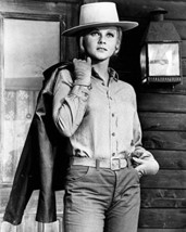 Ann-Margret In The Train Robbers 1973 In Stetson 16X20 Canvas Giclee - £55.46 GBP