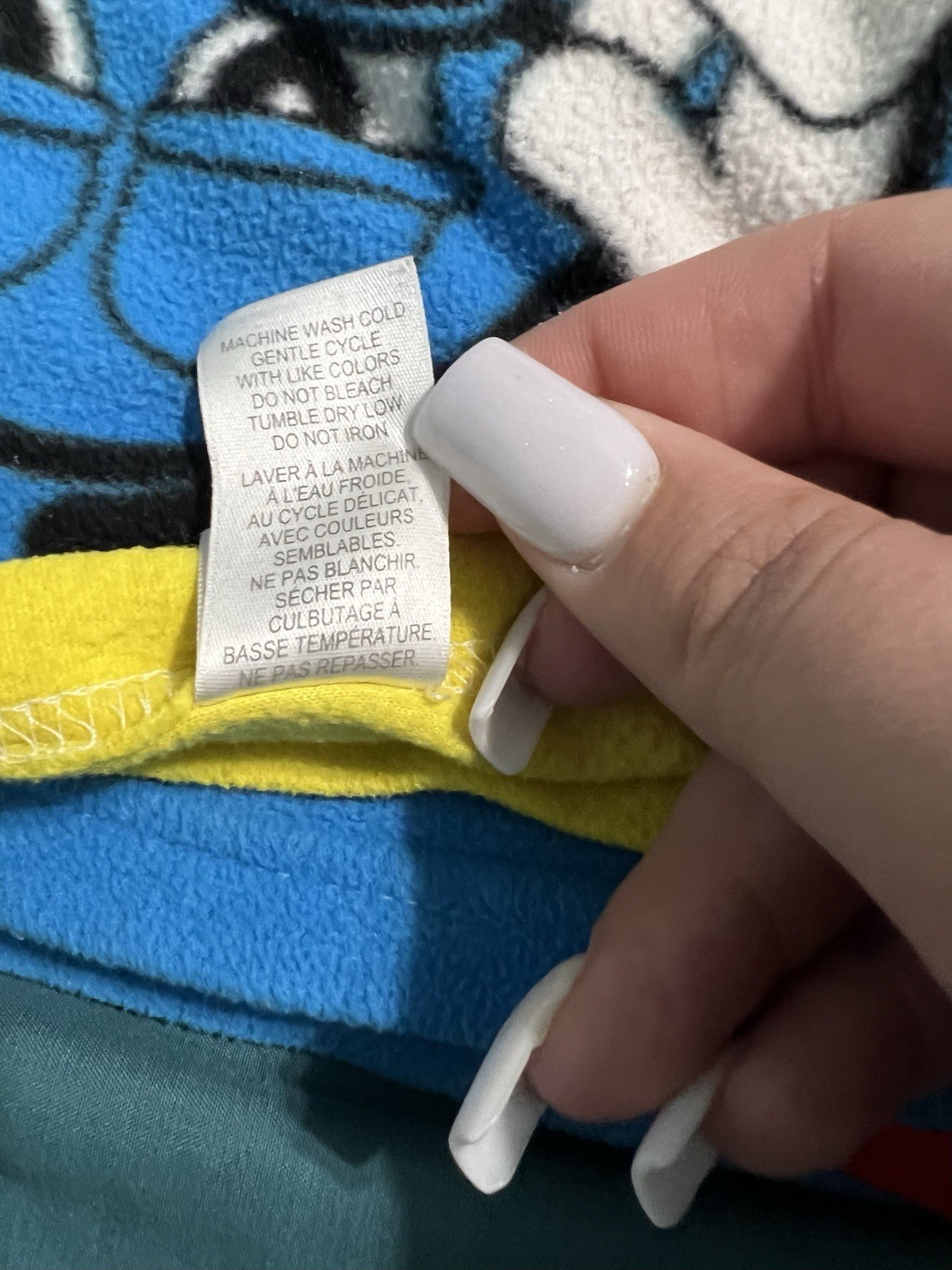 2008 M&M's Avon Micro Fleece Throw Blanket Approx. 47” x 63” Item image 5