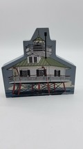 Hometowne Collectibles - Hooper Strait Lighthouse - $5.89