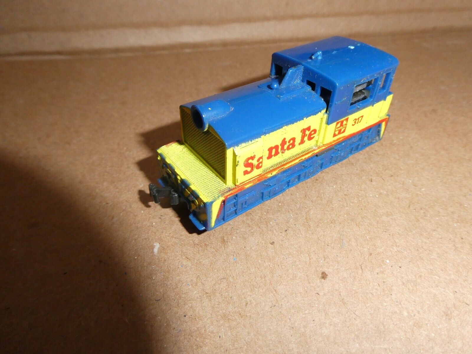 Vintage N Scale Aurora Santa Fe 317 Switcher Locomotive #2 - $28.71
