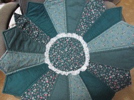 &quot;&quot;SHADES OF GREEN FABRIC - QUILTED TABLE CENTERPIECE&quot;&quot; - £13.28 GBP