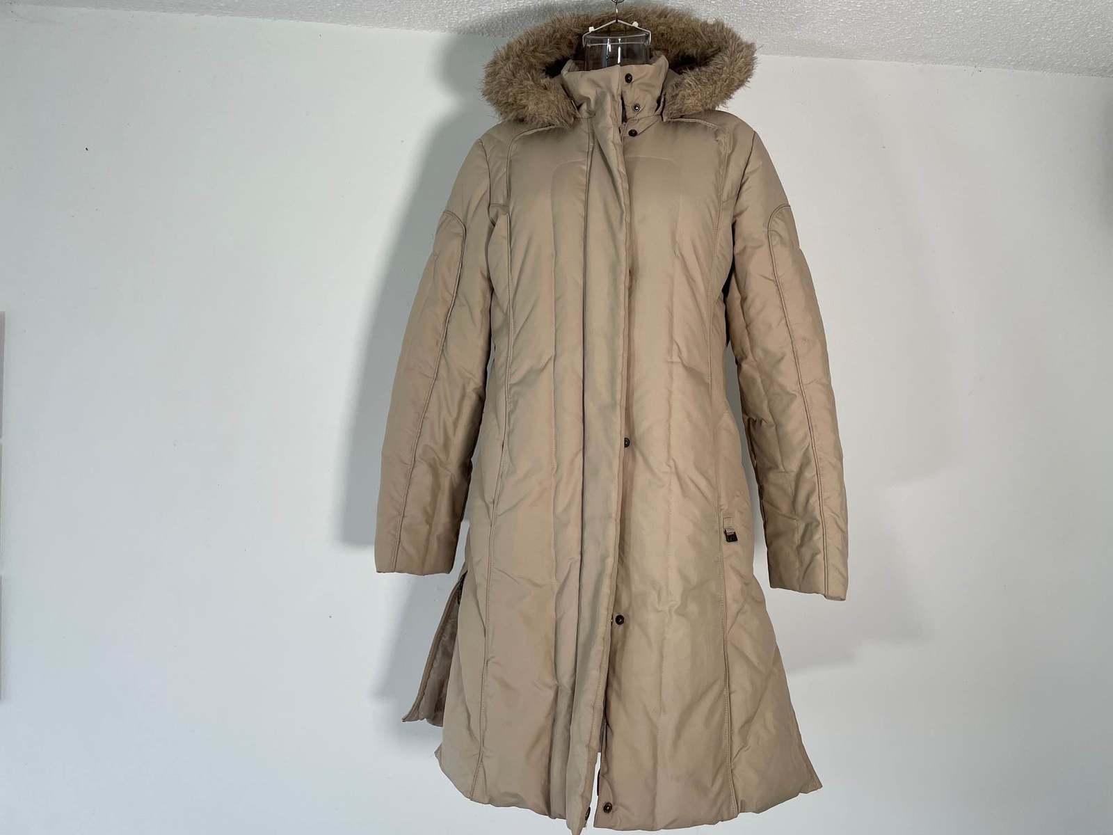 Elis Winter Jacket beige (needs repair) - $1.00