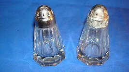 VTG Clear Glass Salt &amp; Pepper Shakers Indiana - £6.18 GBP