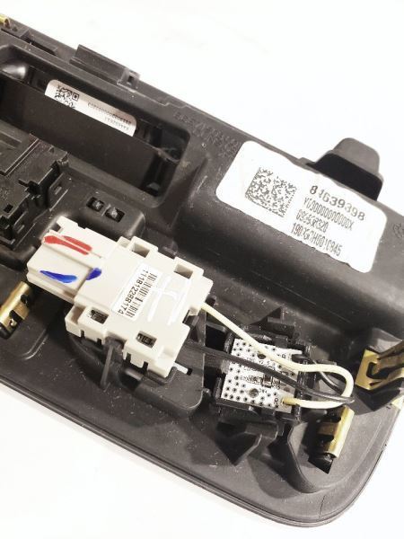 Dome Light With OnStar 84639398 OEM 2019 Camaro Item image 7