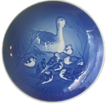 Copenhagen Bing &amp; Grondahl Mothers Day Collector Plate 1973 Ducks Blue Porcelain - £15.88 GBP