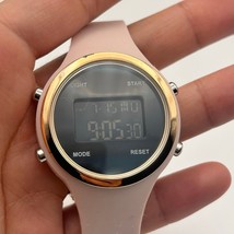 Women’s Rose Gold Pink Digital Watch Working New Battery - $184.62 MXN