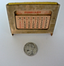 1930&#39;s? Vintage Plastic Perpetual Calender Desk 4&quot; X 2&quot; Paper Calendar - £14.59 GBP