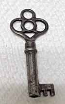 Antique Metal Key Miniature 2 Inch Dark Metal Steampunk  B - $138.49 MXN