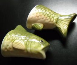 Big Mouth Bass Salt and Pepper Shakers Two Piece Gentle Greens Pinks Colors - £7.07 GBP