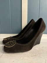 Tory Burch Logo Sophia Brown Suede Wedge Heel Size 8 Chic Shoes - $128.69