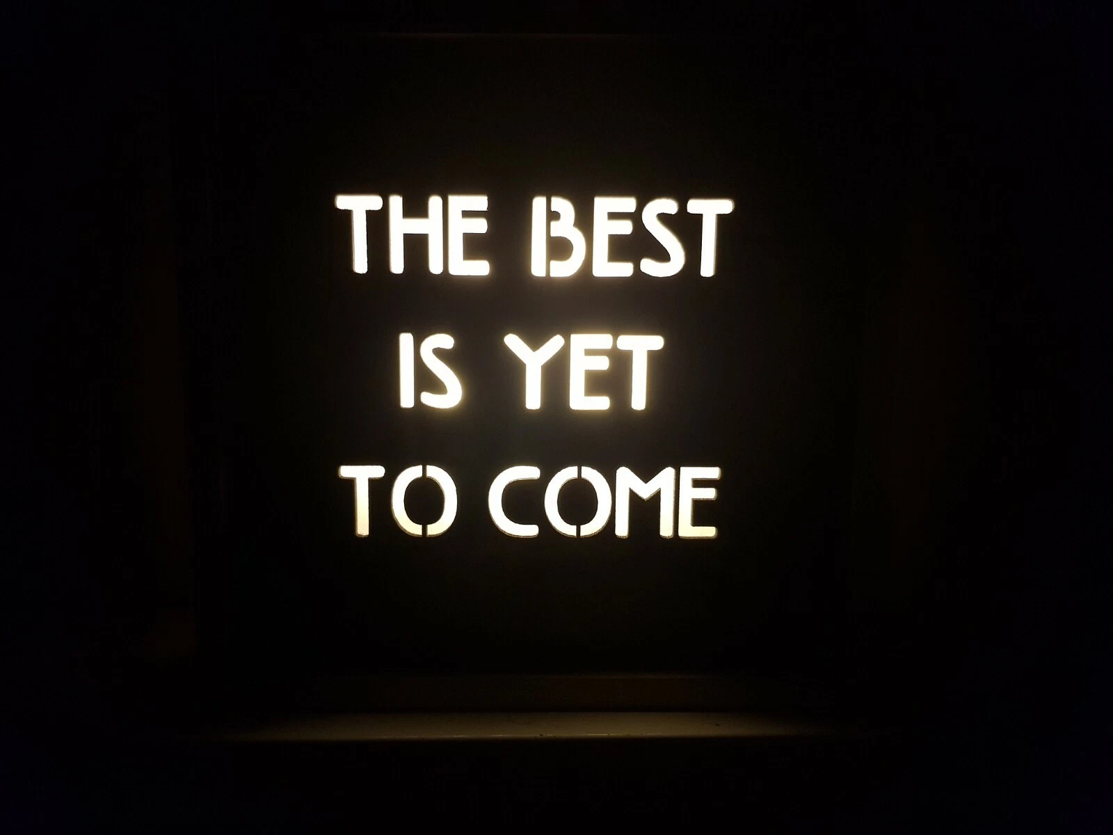 Wooden LED Lightbox 20x20cm with 3 Slide Plates - Battery Operated (2xAA) + - $474.98 MXN