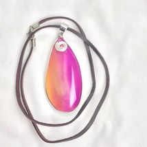 Agate Necklace Purple Yellow Translucent Pendant Choker 19 Inch - £7.75 GBP