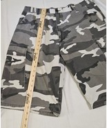 Regal Wear Distressed Camouflage Designed Cargo Shorts Mens Size 38 - $25.00