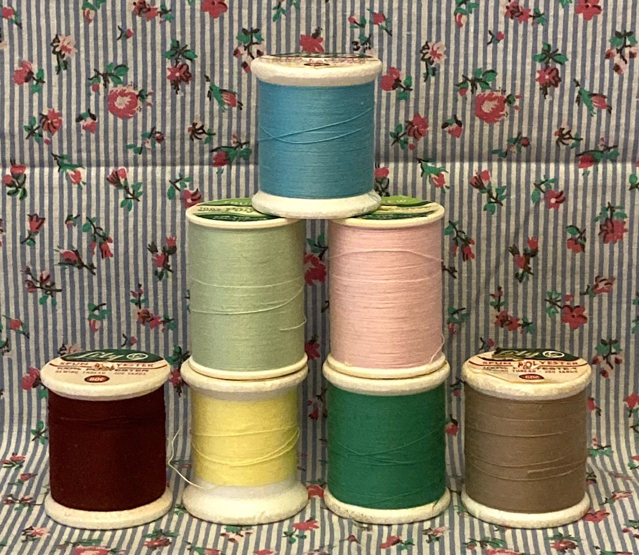 Vintage spun polyester thread spools lot of 7 Lily and Trusew assorted c... - $4.00