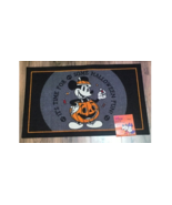 Mickey Mouse Hallloween Accent Rug - $286.11 MXN
