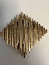 Pin Trifari Modern Gold Tone Crown Modernist Brooch Vintage Textured Signed - £30.97 GBP