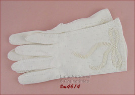 Vintage Ladies Beaded Bow White Gloves Size 7  (Inventory #M4614) - $28.00