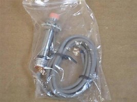 Omron E2E-X5MF1 Proximity Sensor with Cable 10-40 VDC - $45.01