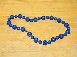 vintage blue beaded necklace short - £1.54 GBP