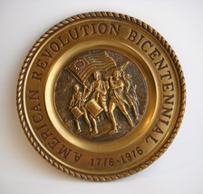 American Revolution Bicentennial Plate 1776-1976 Solders Flag Metal Collectible  - £35.97 GBP