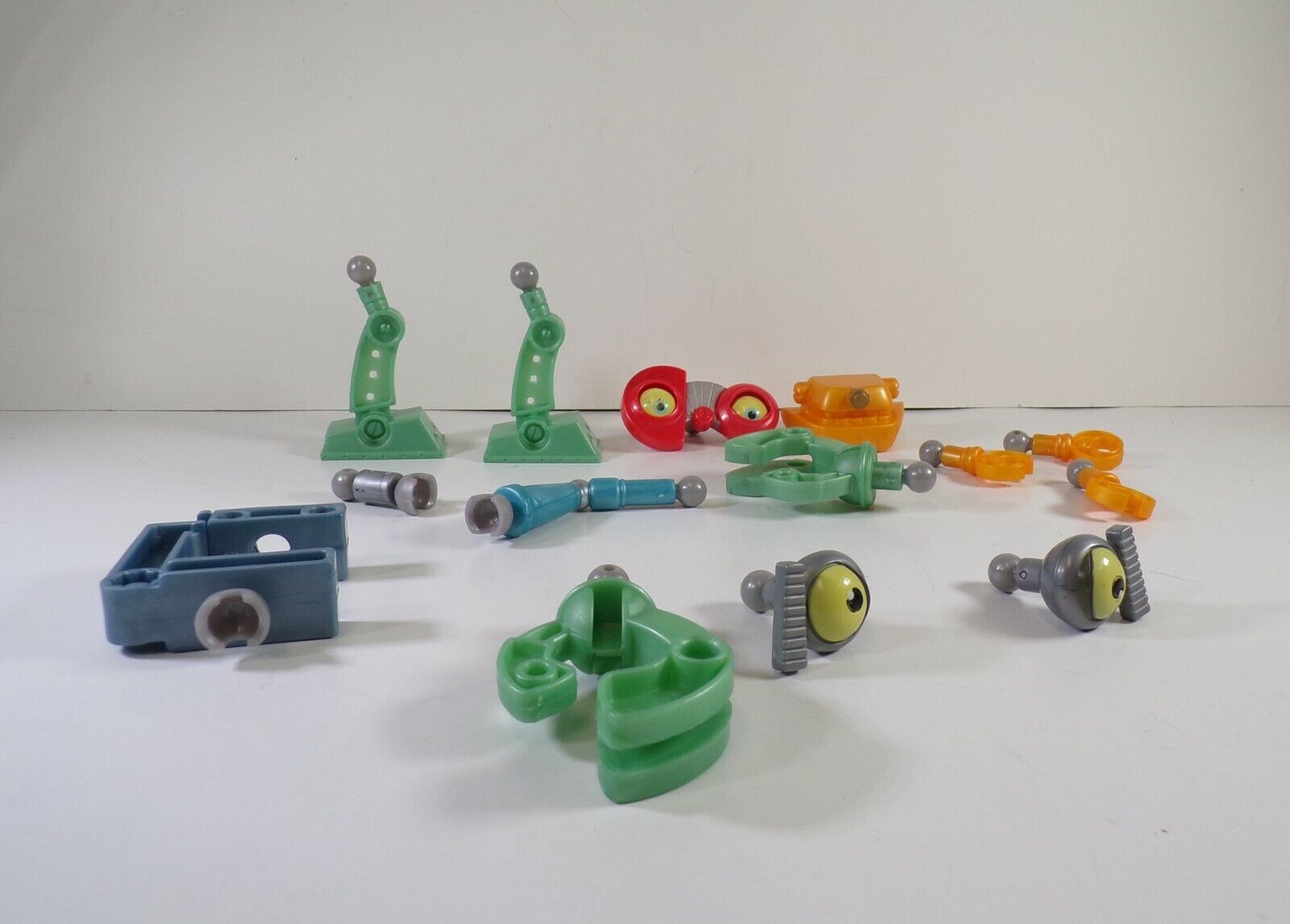 Robots Blue Sky Build a Robot Construction Kit 14 Parts Incomplete Build... - $6.90