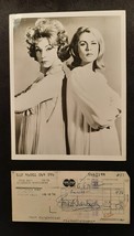 ELIZABETH MONTGOMERY (BEWITCHED) HAND SIGN AUTOGRAPH CREDIT CARD &amp; PHOTO) - $9,226.59 MXN