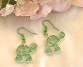 Handcrafted Paper Quill Light Green Turtle Earrings - £10.41 GBP