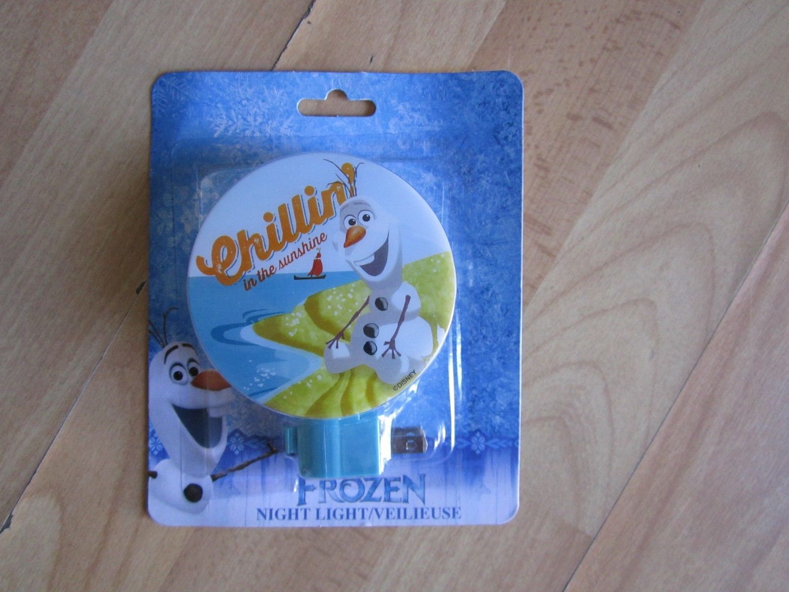 DISNEY FROZEN OLAF PLUG IN NIGHT LIGHT CHILLIN IN THE SUNSHINE - $3.92