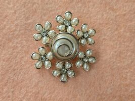 Early Coro Pearl &amp; Gold Tone Brooch - $22.00