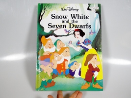 Snow White and Seven Dwarfs Disney Classic Series Hardcover Gallery Book 1986 - £9.37 GBP