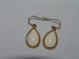 Estate Trifari Signed Cream Enamel Teardrop &amp; Goldtone Dangle Earrings for - £8.30 GBP