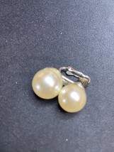 Cathe Double Faux Pearl Single Earring - £3.38 GBP