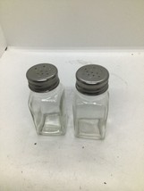 Vintage Clear Glass Screw Top Salt And Pepper Shakers - £8.96 GBP