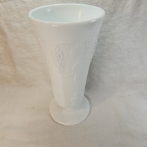 Colony Harvest Milk Glass Grape &amp; Leaf Vase 10&quot; x 5&quot; Vintage Glassware 1960s - £14.68 GBP
