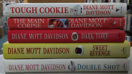 Diane Mott Davidson Hardcover Tough Cookie The Main Corpse Dark Tort Sweet Re X5 - £19.45 GBP