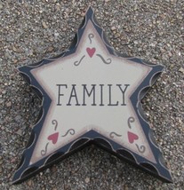  wd906 - Family Wood Standing Star  - £2.30 GBP