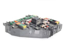 09-12 BMW 750LI Trunk Fuse Relay Box F2658 image 3