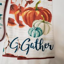 Fall Kitchen Linen Set, 3pc, Pumpkins Gather Autumn, Towels Oven Mitt, NWT image 3