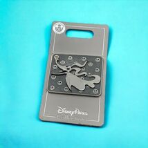 Disney Parks NIGHTMARE BEFORE CHRISTMAS White Pin ZERO Ghost Dog NEW - $233.29 MXN