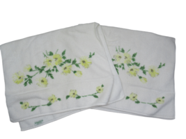 Wamsutta made USA two vintage hand towels yellow flowers floral green le... - $15.42