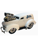 Muscle Machines 1940 Sedan Delivery White 40 Ford Limited Hot Rod 1:18 S... - $47.47