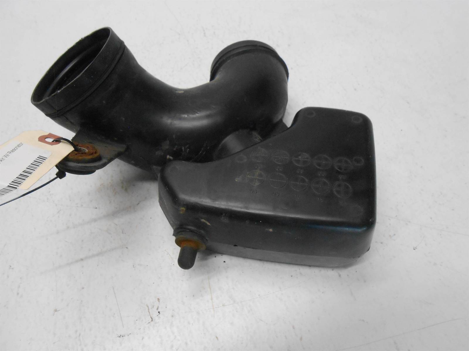 2005-2010 KIA Sportage Duct Assembly Front Intake Air W/ Resonator - $27.89