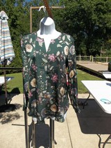 Nwt Vince Camuto Green Floral Blouse Xs - $29.99