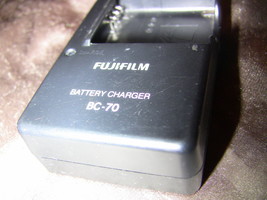  FUJIFILM FinePix F45fd F47fd Battery Charger BC-70   - $10.00